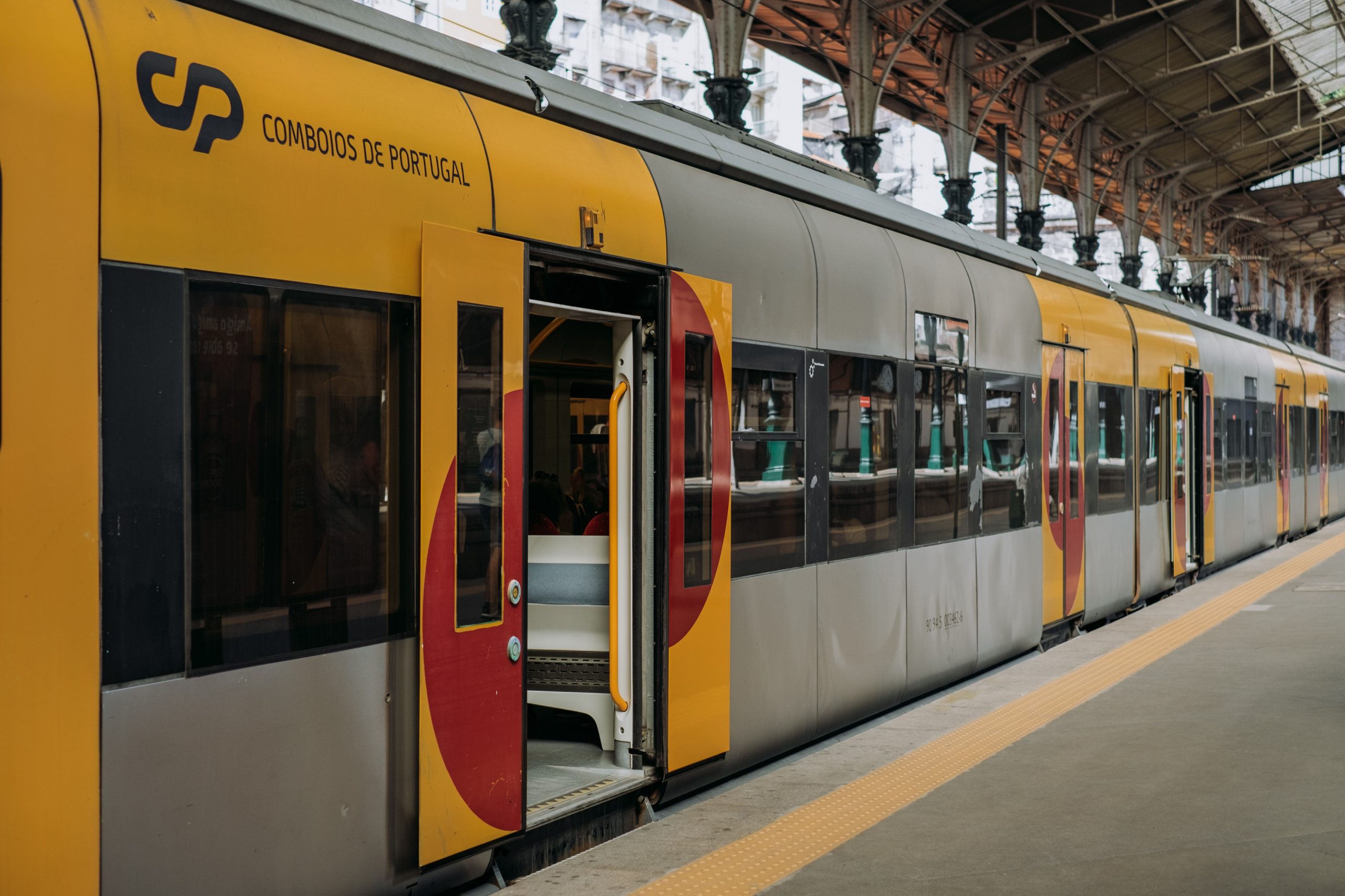 Quel est l’horaire des trains entre Menton et Nice?