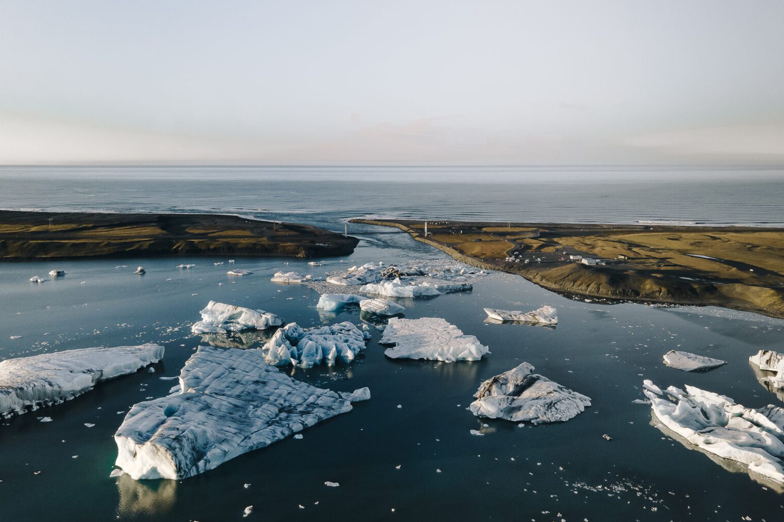 Voyage Islande tout compris : Comment profiter d’une aventure inoubliable au pays des glaciers et des aurores boréales ?