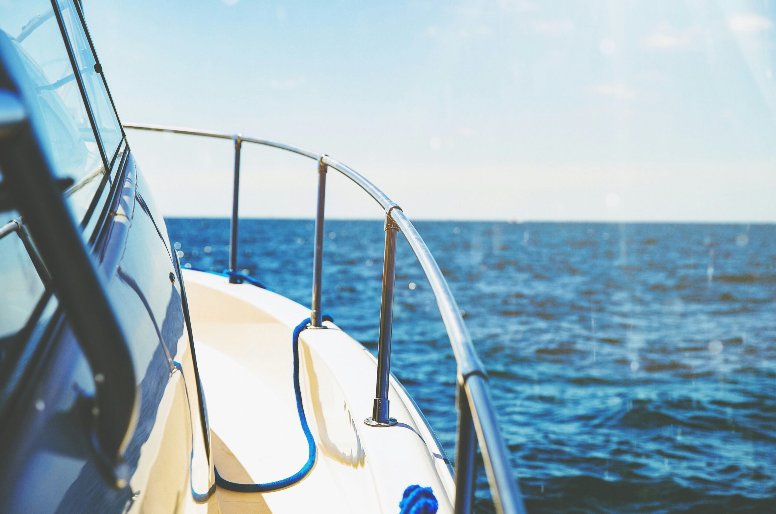 découvrez une large sélection de bateaux neufs et d'occasion, pour des escapades en mer inoubliables. trouvez le bateau de vos rêves dès maintenant.