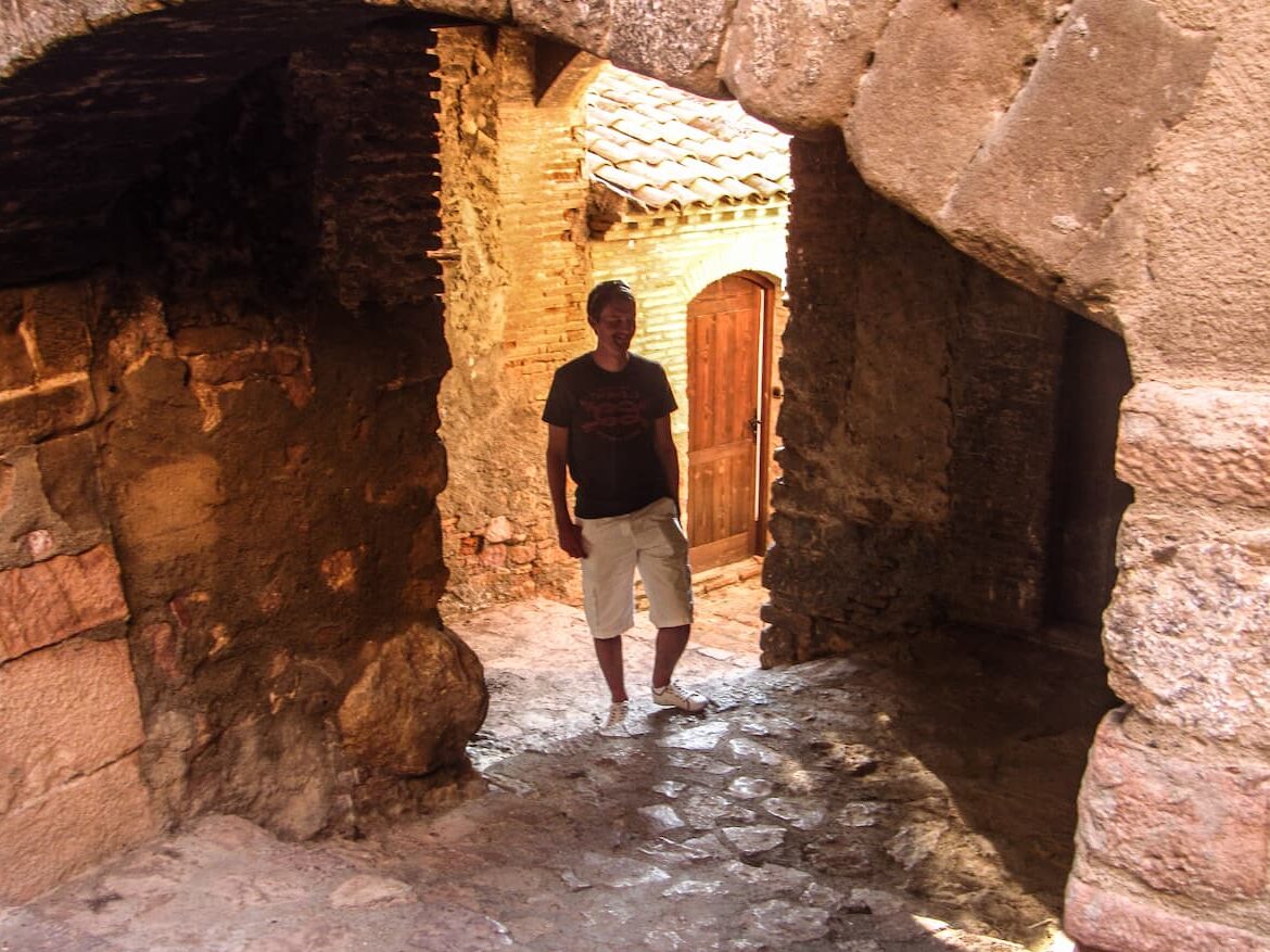 Alquézar, le joyau médiéval de l’Aragon : Guide incontournable pour le voyageur aventurier