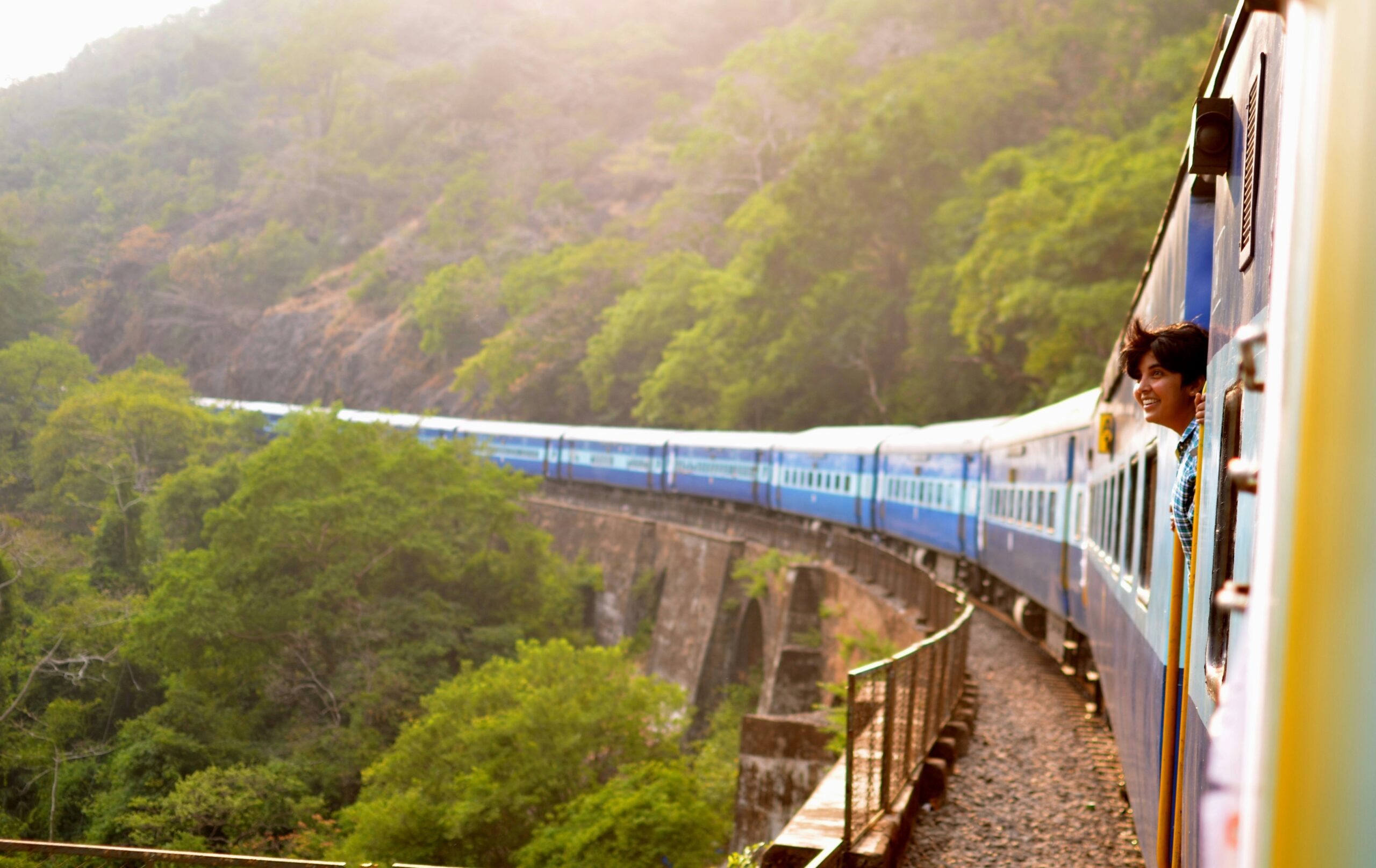 découvrez les tarifs des billets de train pour voyager à travers la france, réservez en ligne et profitez de promotions exclusives.