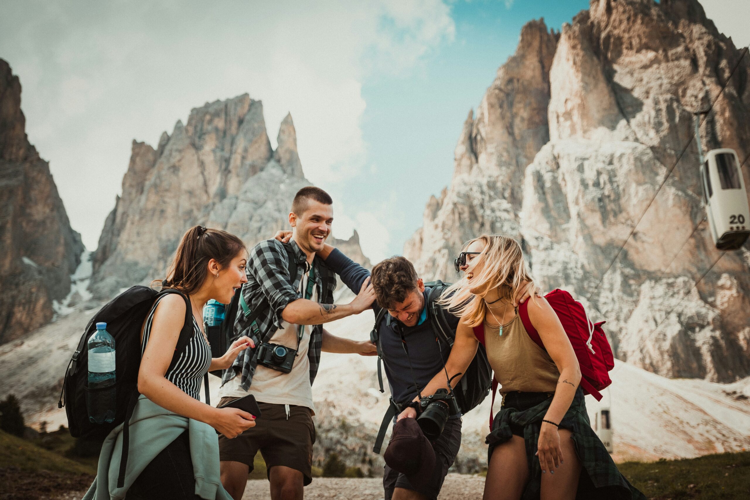 découvrez des informations pratiques sur la randonnée et les meilleurs sentiers de randonnée pour profiter de la nature et de l'aventure en plein air.
