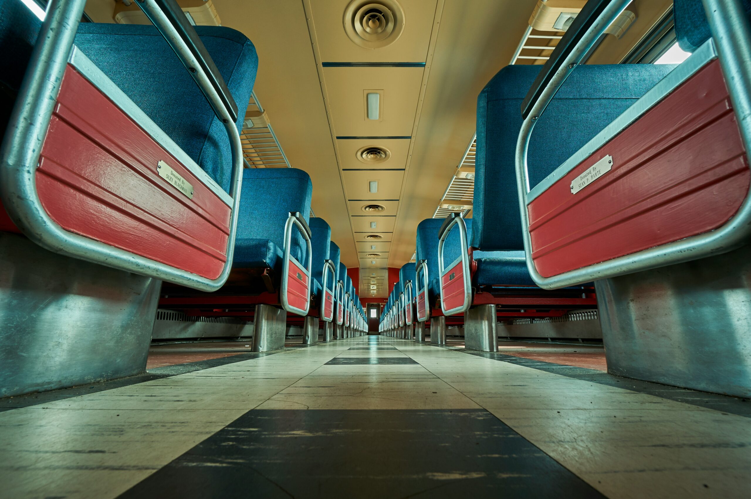 découvrez nos solutions de transport adaptées à vos besoins et bénéficiez d'une capacité de transport optimale avec notre expertise.