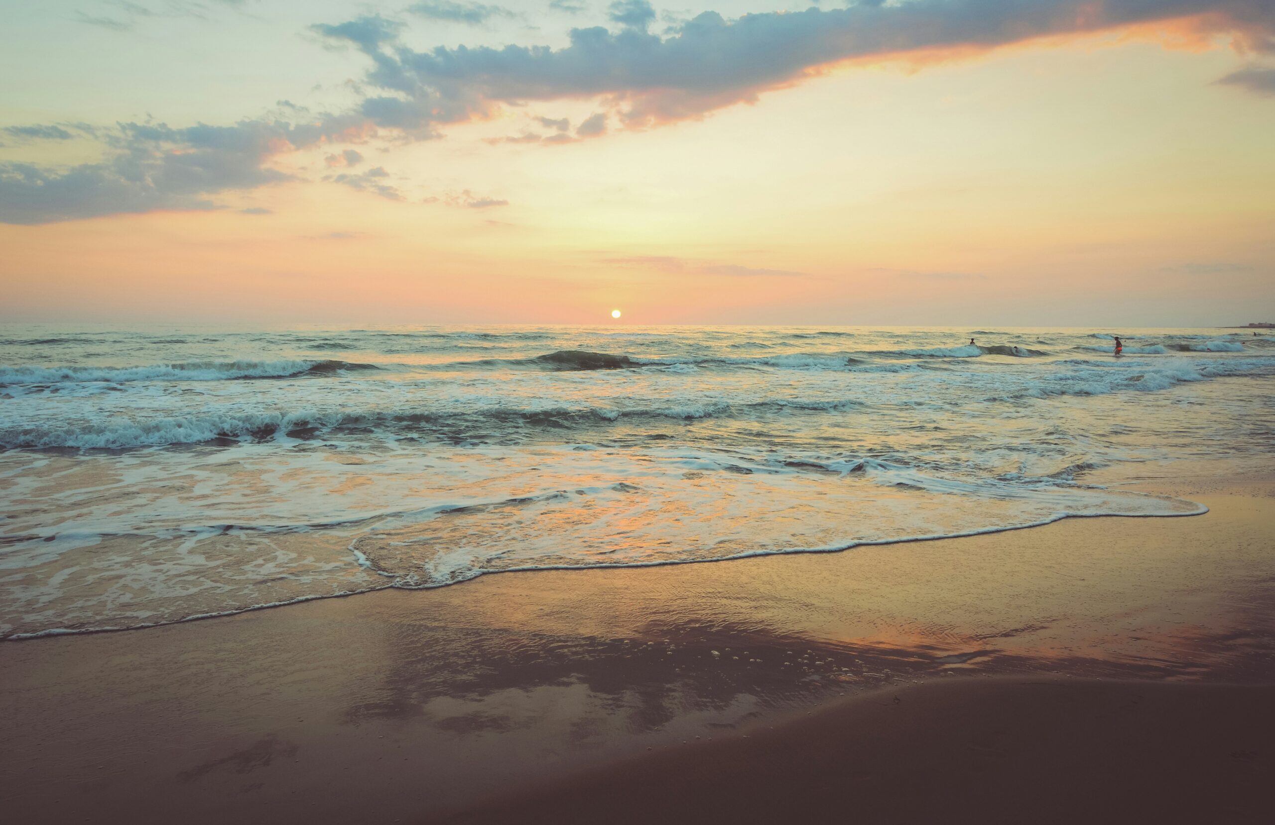 découvrez les plus belles plages du monde et profitez du soleil, du sable et de l'eau cristalline lors de vos prochaines vacances à la plage.