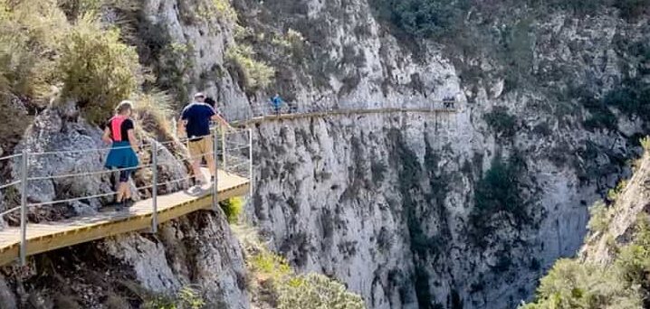 Montanejos : Un trésor caché pour les amateurs de nature et de baignades thermales en Espagne